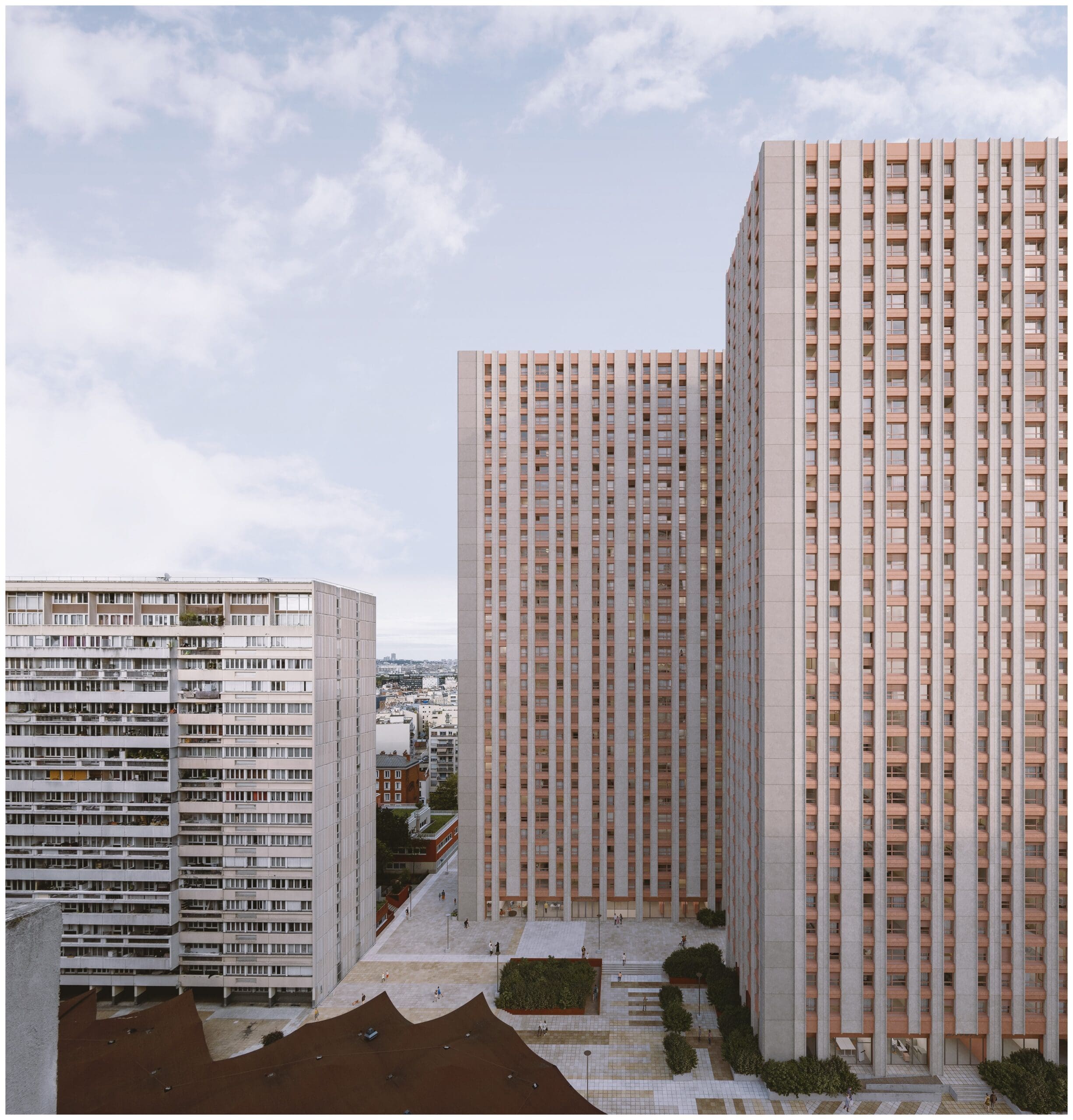 Paris Habitat organise la visite de lancement de l'opération de réhabilitation Plan Climat des Olympiades